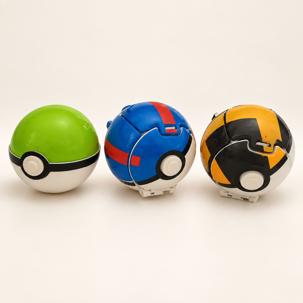 Pack de 3 Pokéballs con 3 figuras Pokémon